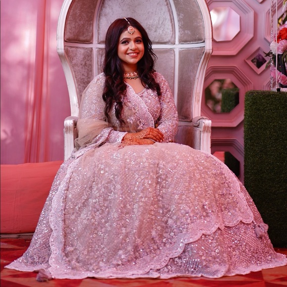 Beautiful Beige & Silver coloured bridal and/or party lehenga. - Picture 1 of 7